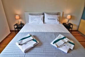 Leonidas privileged home