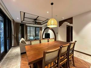 3 Bedrooms Apartment