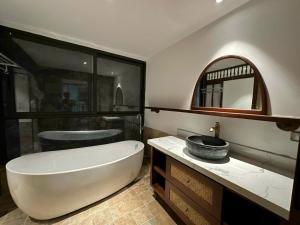 3 Bedrooms Apartment