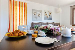 YourHouse Reganyol beach apartment