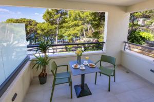 Beachfront Studio Pebble Residence Srzić
