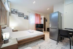 Cozy Studio at Vyronas for 2 pers by MPS