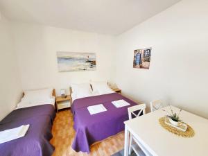 Apartman Meri B - GORNJI - Ubytování bez kategorie ve městě Drvenik