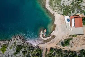 House Silence - Mala Ivanča