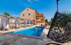 3 Bedroom Amazing Home In Krusevo