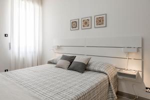 H11 CASA DEL SOLE Parcheggio - Vista mare