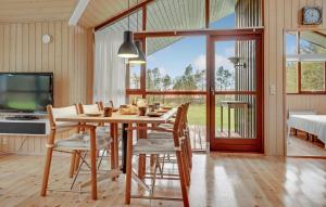 Amazing Home In Spøttrup With Kitchen