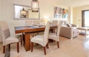 2 Bedroom Gorgeous Apartment In Manilva