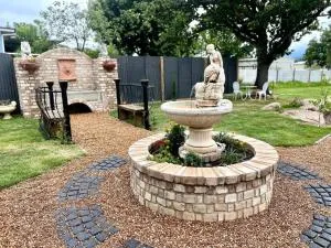 The Little Tuscan Villa! - Liston