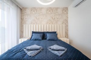 Corvin 5 Stars Luxury Apartment with Free Parking