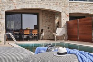 Beachfront Alassa Villas w Private Pools Complex