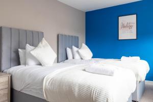 2 BDR House By Caledonia Luxe Stays Short Lets & Serviced Accommodation Bargeddie