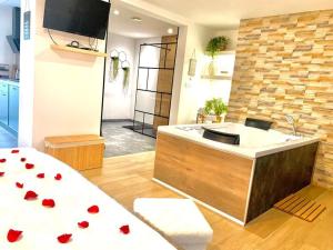 Maisons d'hotes Les Nuits d Olympe - Suite & Spa privatif : photos des chambres