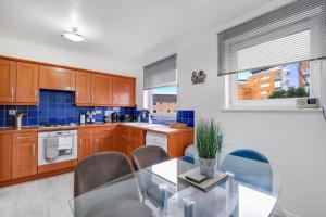 Delightful 4 bedroom House Thamesmead West From 360stays