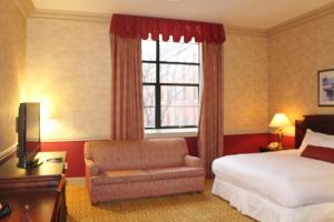 Deluxe King Room with Sofa Bed room in Roberts Riverwalk Urban Resort Hotel