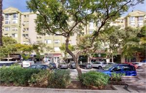 4 Bedroom Cozy Apartment In Málaga