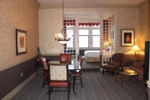 King Suite with Sofa Bed room in Roberts Riverwalk Urban Resort Hotel