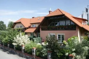 Villa Justina - 霍伊尼采