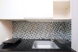 Good Location and Cozy Studio Margonda Residence 2 Apartment By Travelio