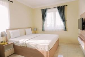 Comfortable and Modern 2BR at Grand Palace Kemayoran Apartment By Travelio