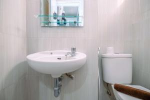 Good and Homey Studio at Kebagusan City Apartment By Travelio