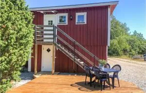 Gorgeous Apartment In Tjurkö - Bredavik