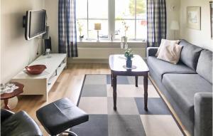 Gorgeous Apartment In Tjurkö