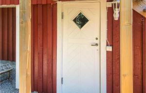 Gorgeous Apartment In Tjurkö