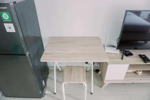 Cozy Living Studio Room Apartment at H Residence By Travelio