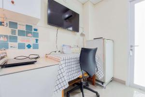 Fancy and Strategic Studio Apartment at B Residence By Travelio