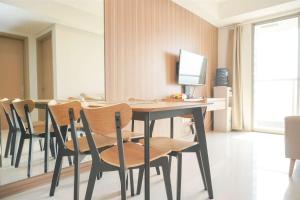 Wonderful and Homey 2BR at Gold Coast Apartment By Travelio
