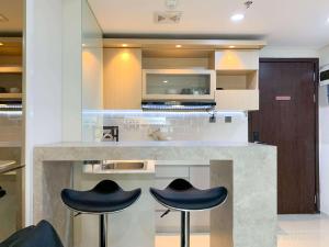 Comfort and Enjoy Living 2BR at Daan Mogot City Apartment By Travelio
