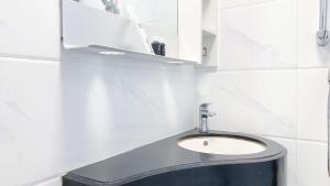 Best Choice and Nice Studio at Sky House BSD Apartment By Travelio