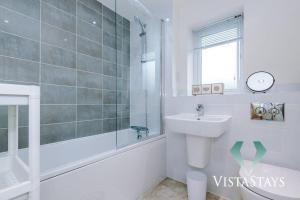 3BDR House By Vista Stays Short Lets & Serviced Accommodation Manchester With Pool Table and Driveway Parking