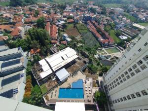 Strategic and Comfy Studio at Skyland City Jatinangor Apartment By Travelio