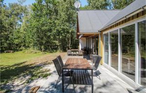 Beautiful Home In Samsø With Wifi