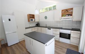 Beautiful Home In Samsø With Wifi