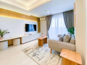 Best Deal and Strategic 2BR Marquis de Lafayette Apartment By Travelio