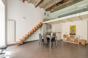 MetaM Apartment in the City Center by Wonderful Italy
