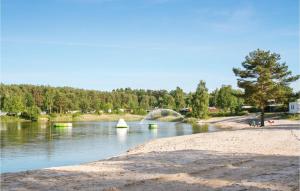 Awesome Home In Faßbergheidesee