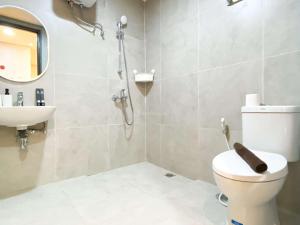 Good and Cozy Studio at Pollux Chadstone Apartment By Travelio