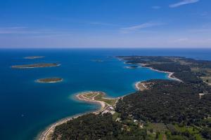 Luxusvilla Sunrise Premantur mit Pool 