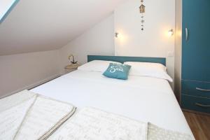 Wohnung in Baška mit Eigenem Balkon - b59513