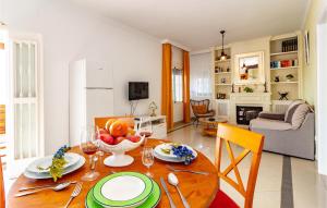 Nice Home In Velez - Malaga With Wifi