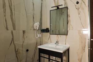 Napoli Station Rooms