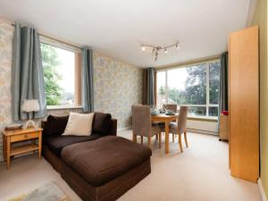 City Convenience The Complete Package Teddington - Pass the Keys