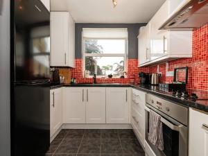 City Convenience The Complete Package Teddington - Pass the Keys