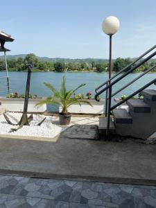 Obala Srebrno Jezero