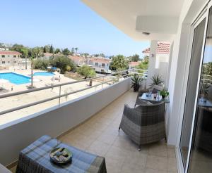 NISSI BEACH AYIA NAPA Pool View Apartment Large Terrace 450m from Nissi Beach