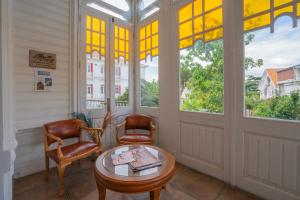 Kensington Princes Island Historical Mansion